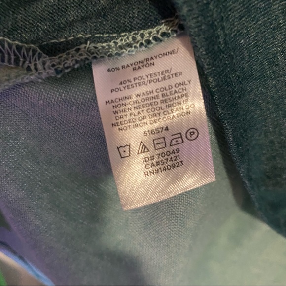 Loft color block light knit, relaxed fit, size S,high low hem. Worn condition - Picture 6 of 6